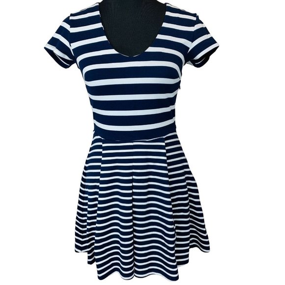 Joie Chikara Dress size S Fit Flare Skater Blue White Striped Side Zip Mini - Picture 3 of 7